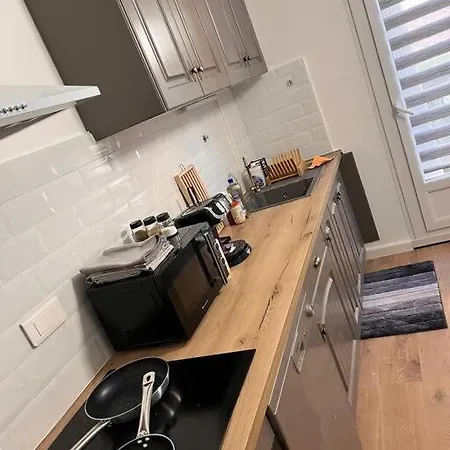 * New Style Proche De La Gare * *