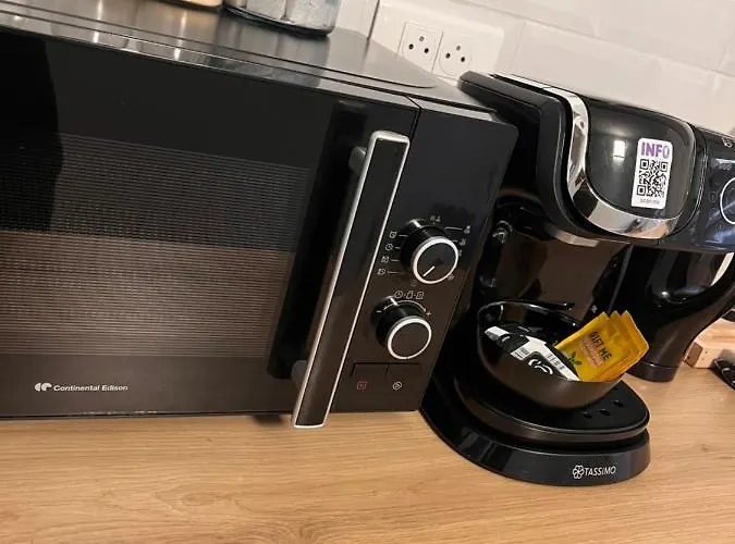 * New Style Proche De La Gare * *