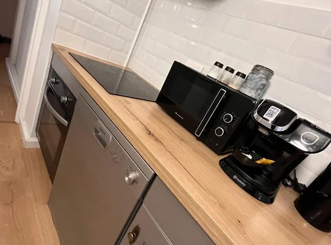 * New Style Proche De La Gare * Daire *